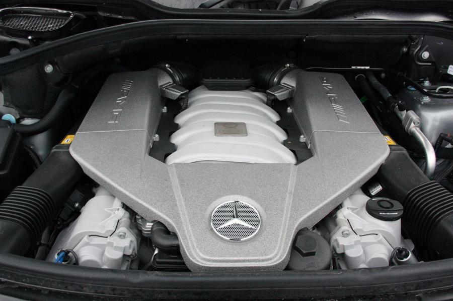  Mercedes-Benz ML63 AMG 2011 года  (фото 43 из 81)